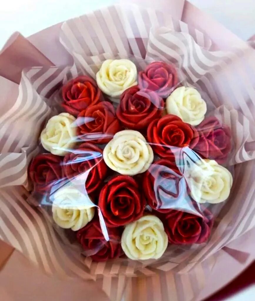 Песня без лишних подкатов букетов шоколадов. Букет из шоколада аленка. Сладкие букеты из шоколада. Букет из шоколадок на др. Сладкий букет.