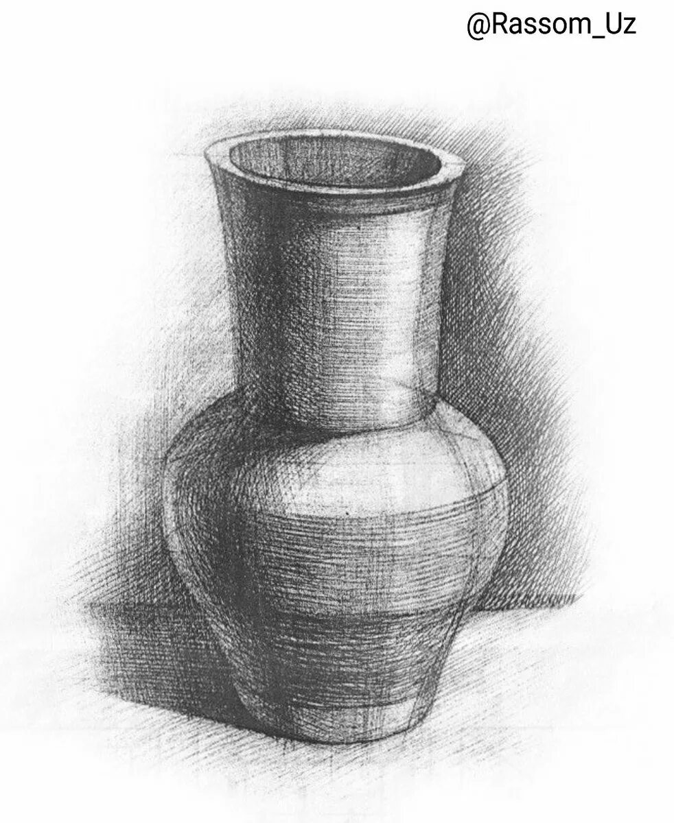 Ваза натура. Рисование с натуры предметов симметричной формы ваза для цветов. Академический рисунок кувшина штриховка. Кувшин рисунок карандашом. Ваза штриховка.