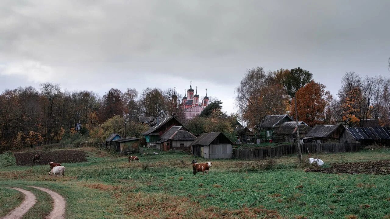 В деревне красные есть. Село красное Старицкий район. Красное Старицкий район Тверская область. Красная Церковь Тверская область. Церковь д красное Старицкий район.