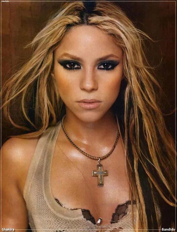 Shakira 2000.