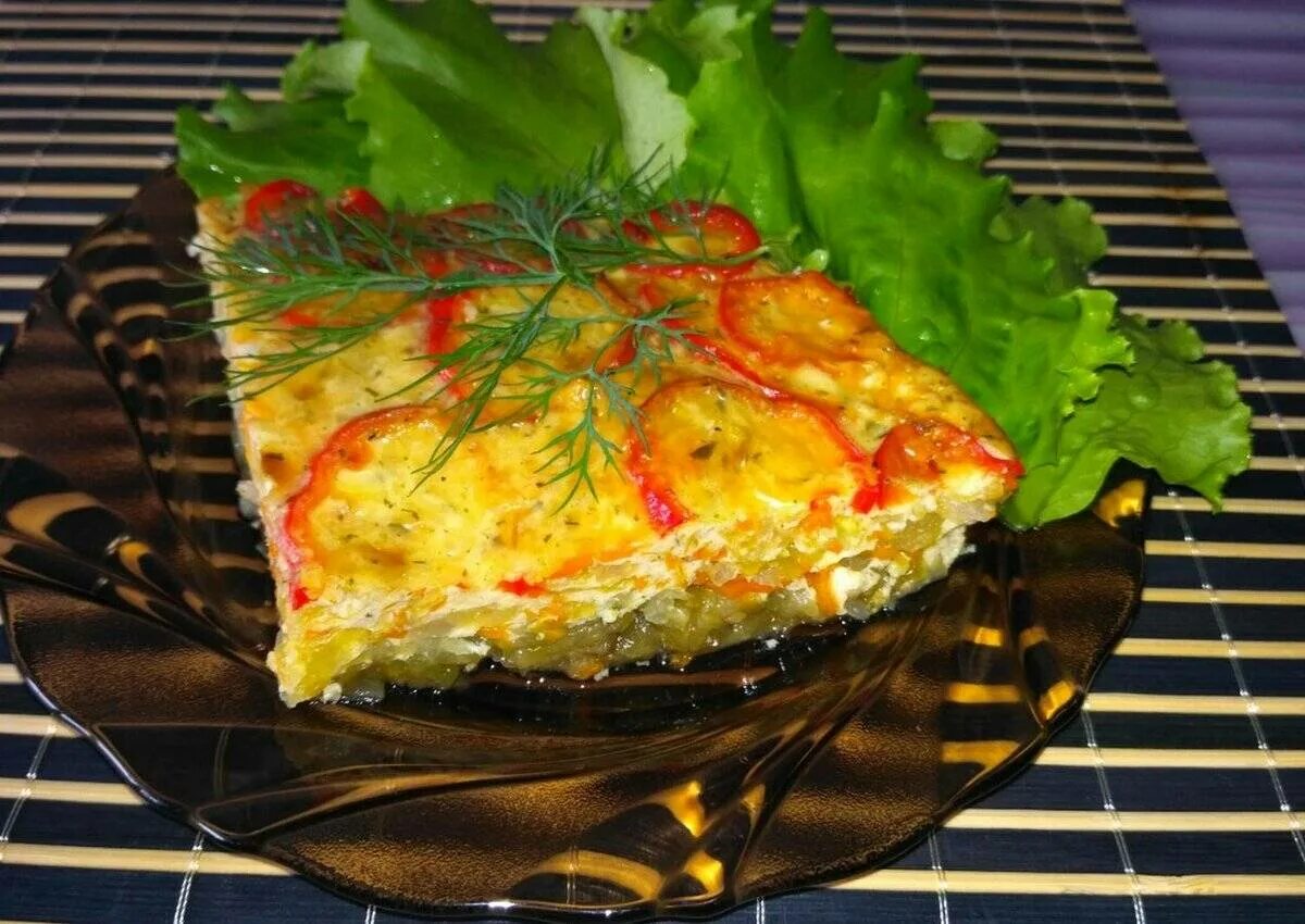 Картофельная запеканка с грибами. Куриная запеканка с овощами. Картофельная запеканка с фаршем и помидорами. Овощная запеканка с мясом в духовке. Овощная запеканка.