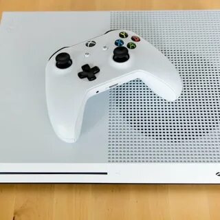 Xbox one s стоит ли