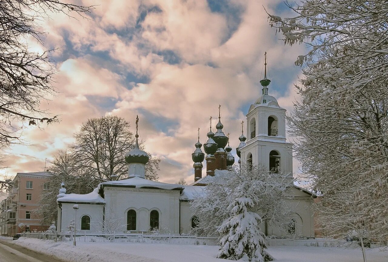 Ярославль январь. Ярославль январь. Ярославль январь. Стрелка набережная ярославль зимой. Зимний ярославль 2021.