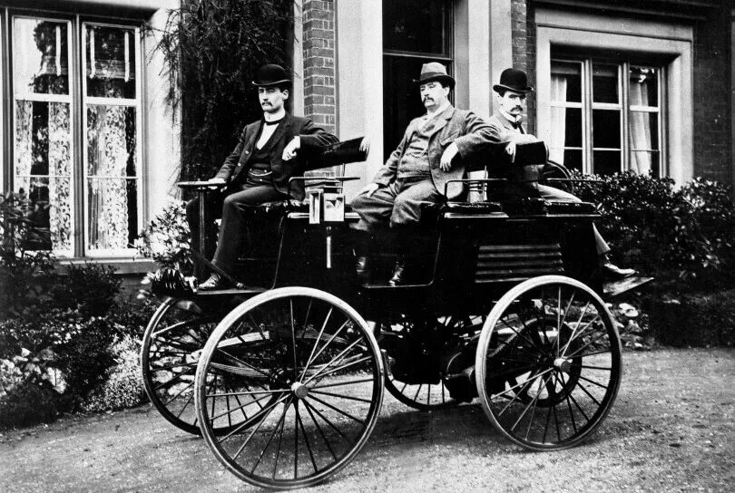 Первые электро. Первый электромобиль Робертса Дэвидсона 1837. Первый электромобиль Томаса Паркера.