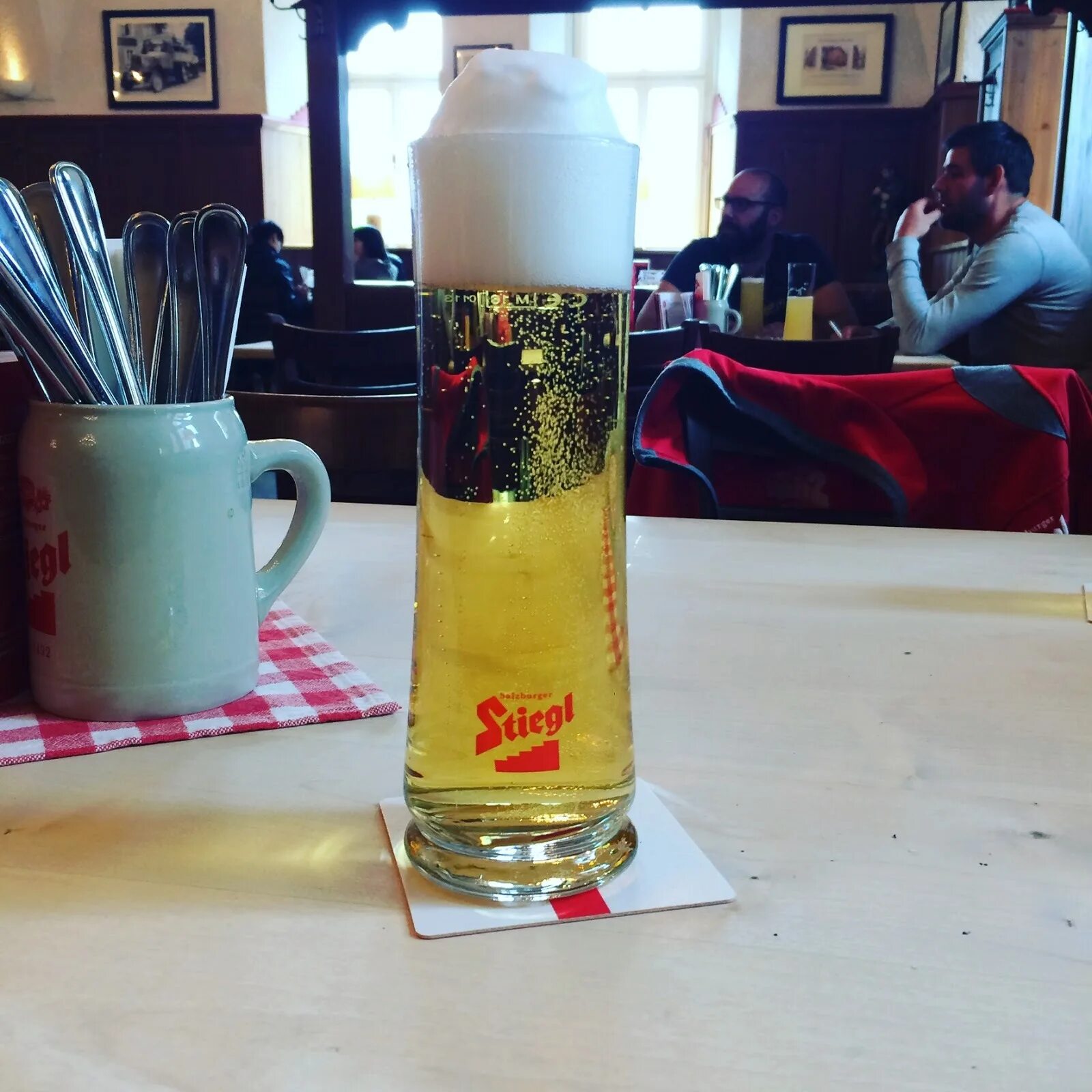 Stiegl пиво. Штигель Голдбрау. Штигль пиво. Пиво австрийское Stiegl Goldbrau. Stiegl Goldbräu пиво светлое.