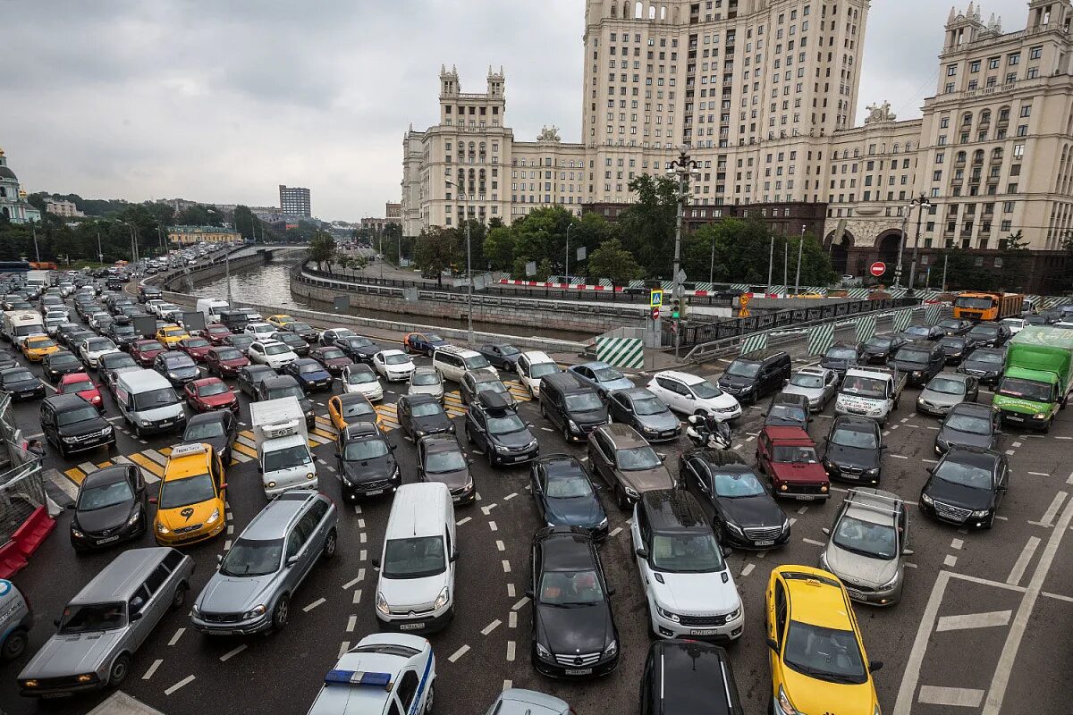 Пробки в Москве. Машины в Москве. Московские пробки. Пробка машин.