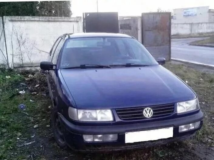 Passat b4 седан 1994. Фольксваген b3 1994 год. Фольксваген Пассат 1994 седан. Volkswagen Passat b4 синий. Купить фольксваген бу частные объявления