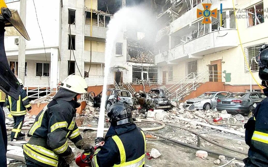 Бомбёжка Одессы 2022. Украина Одесса сейчас. Пожар в Одессе 2022. Разрушенный дом в одессе