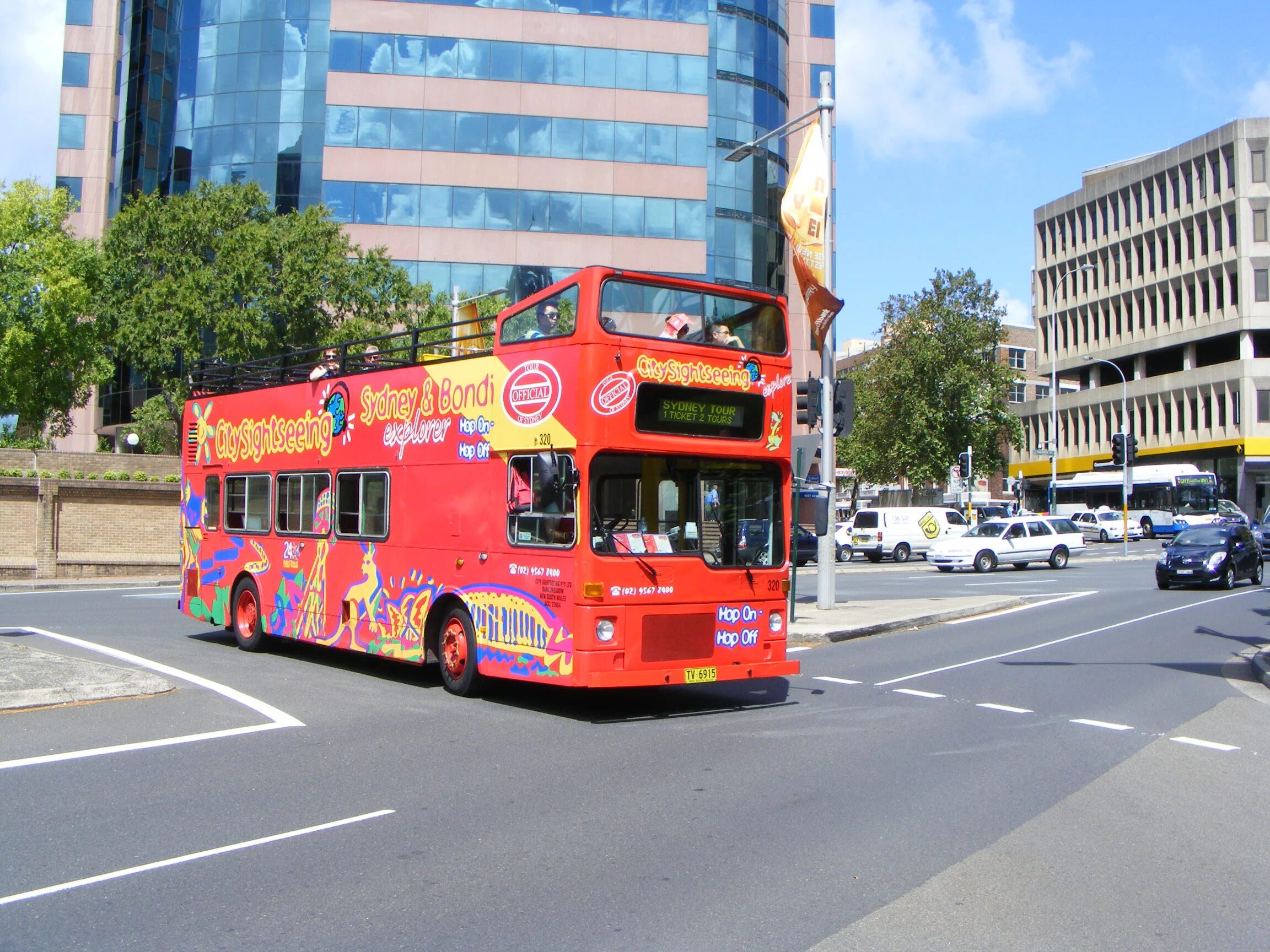 Автобус City Sightseeing Москва. Автобус Сити сайтсиинг. City Sightseeing Сидней маршрут. Австралийский автобус.