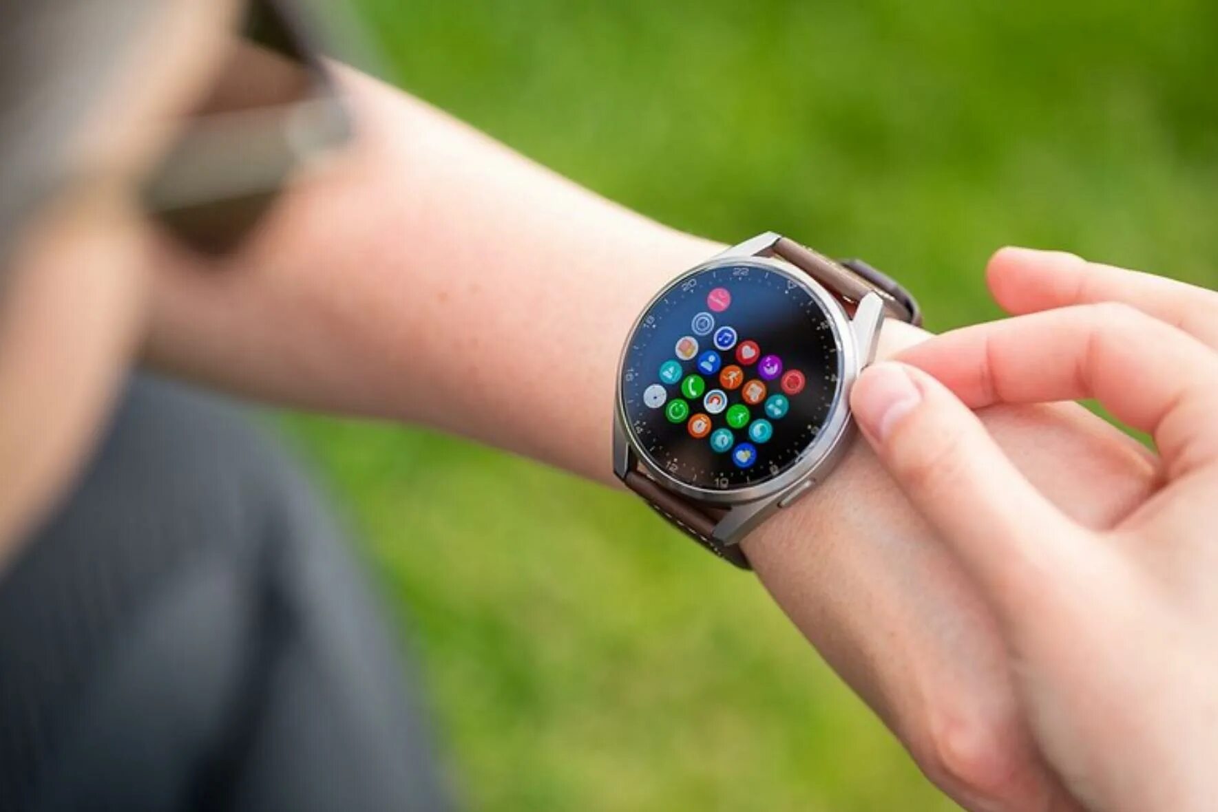 Сравнение смарт часов huawei. Хуавей вотч 3. хуавей вотч gt3 pro. часы хуавей вотч 3. huawei watch gt 3 pro.