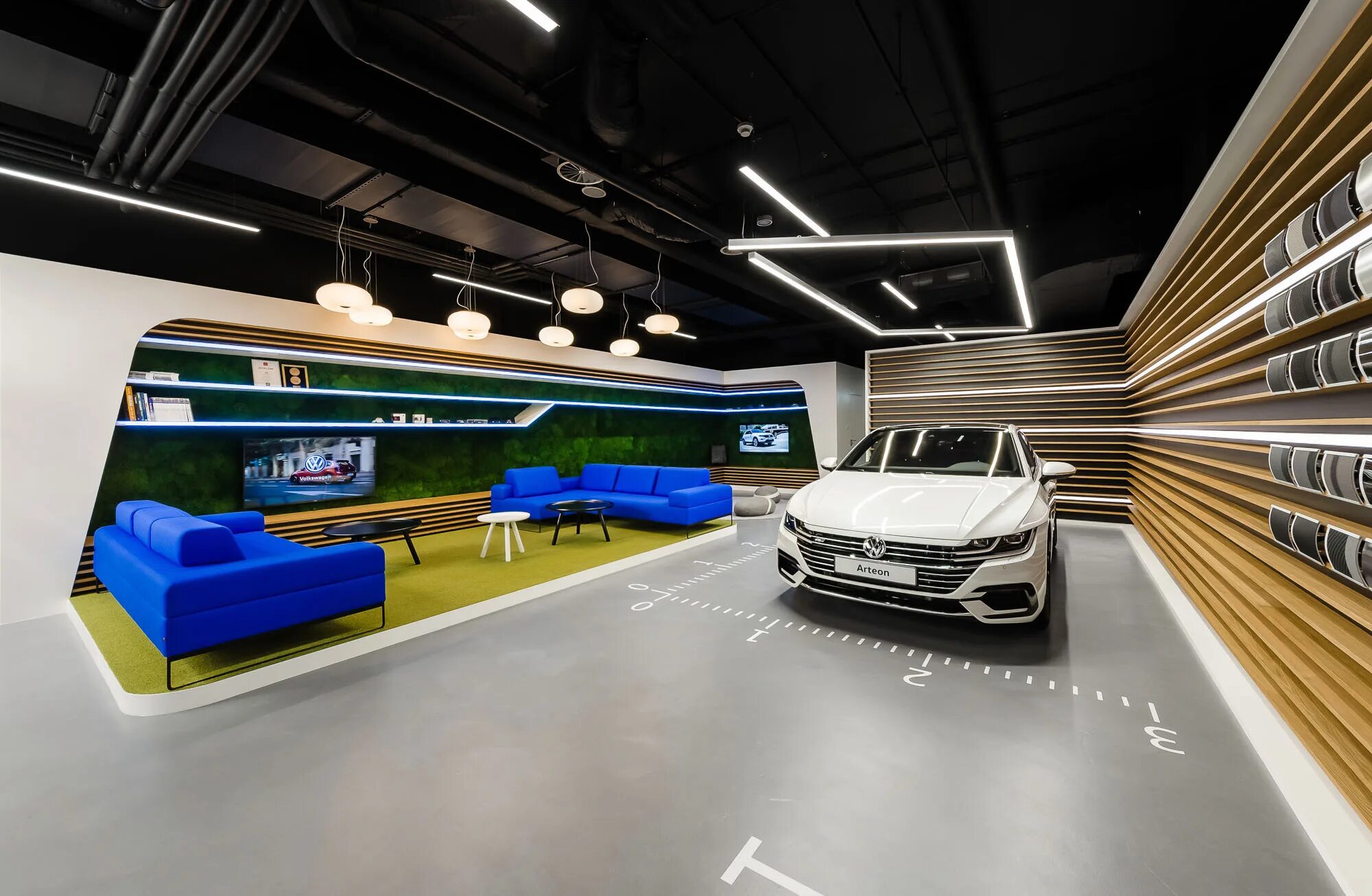 Home car new. Volkswagen Showroom. Интерьер автосалона. Автоцентр интерьер. Шоу рум автосалона.