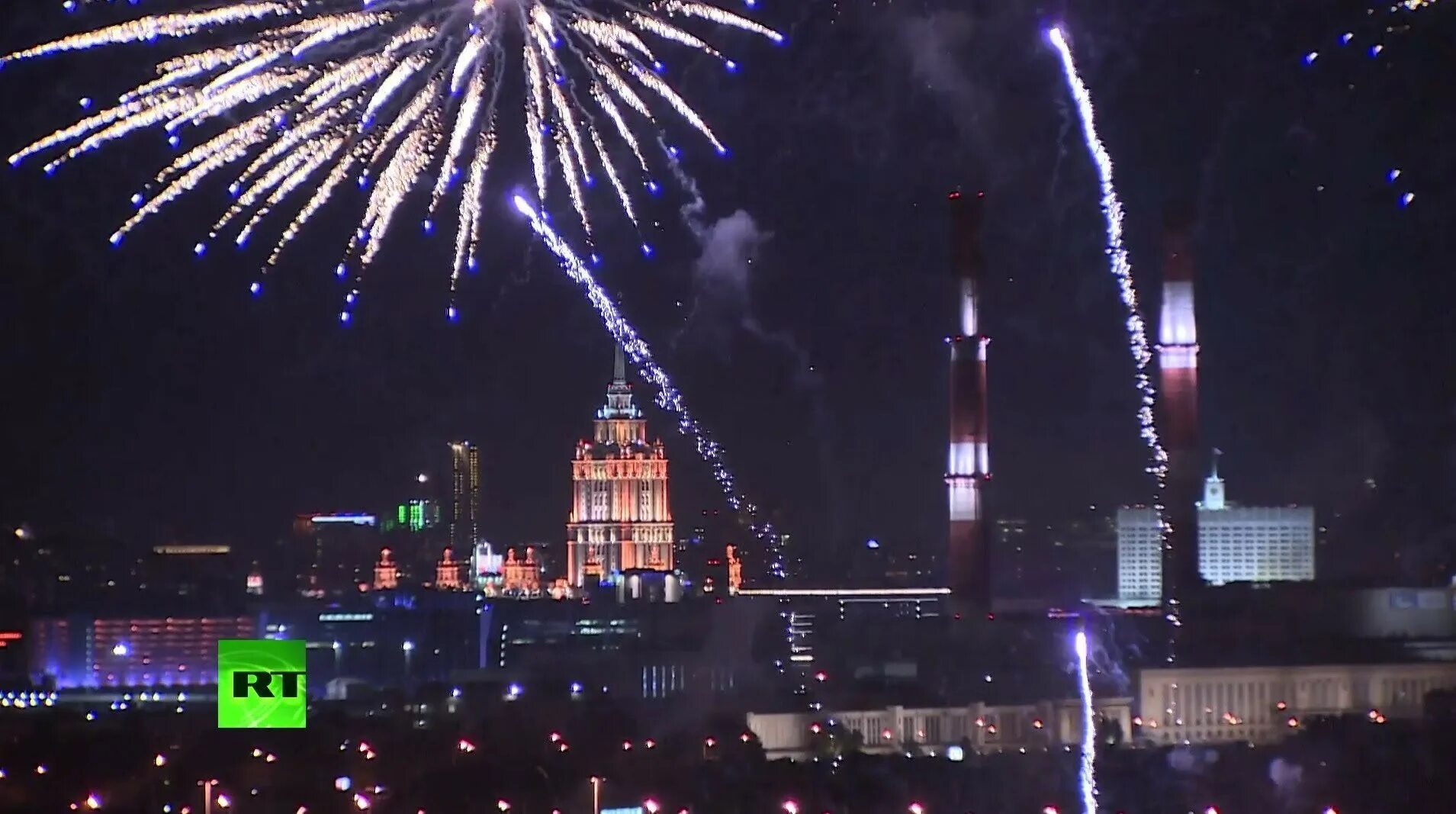 Салют будет сегодня в москве 23 февраля. Салют. Салют в Москве. Праздничная Москва. Салют 23 февраля.