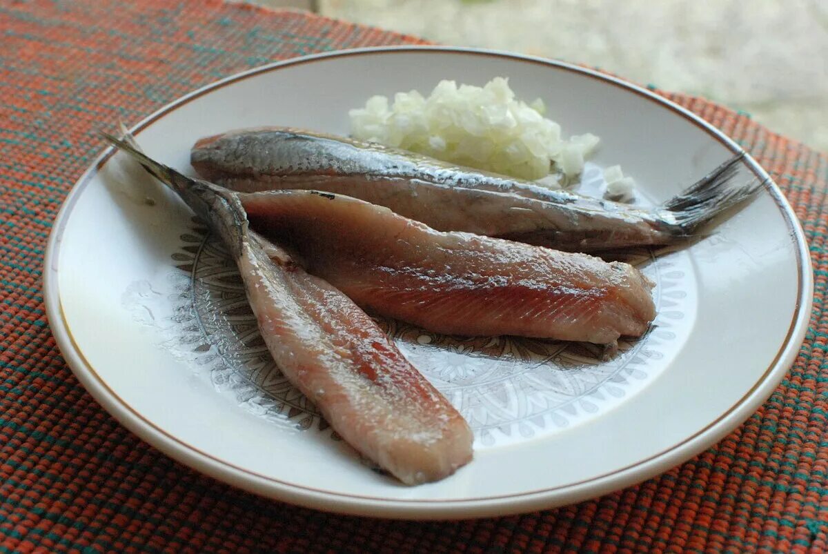 Селедка как есть ее. Селедка herring. голландская селедка. нидерланды селедка. селедка соленая.