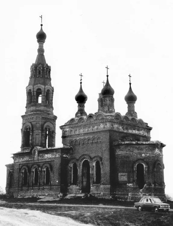 Церковь михаила архангела село красное боровск. Храм архангела михаила в красном боровск. Боровск архангела михаила. Храм архангела михаила селе красное. Храм михаила архангела коломна.