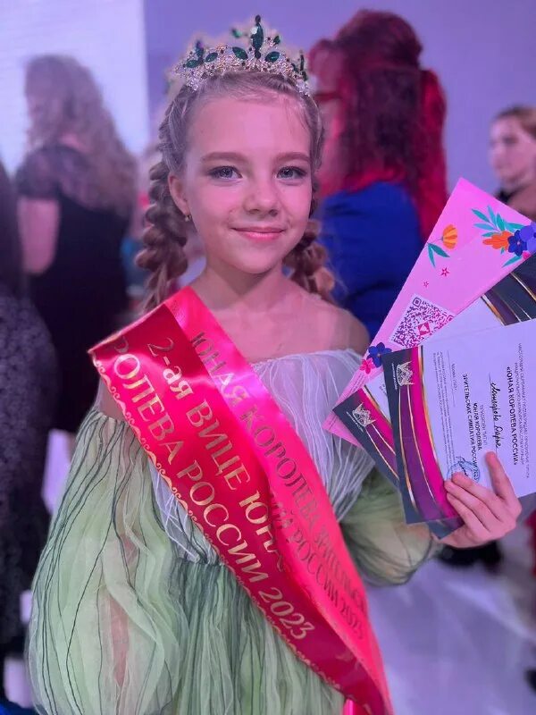 Конкурс красоты юных девочек. Конкурс красоты нудисток. Юные нудистки на пляже, конкурс красоты. Конкурс красоты нудисток. 2008 мисс франция valerie begue.