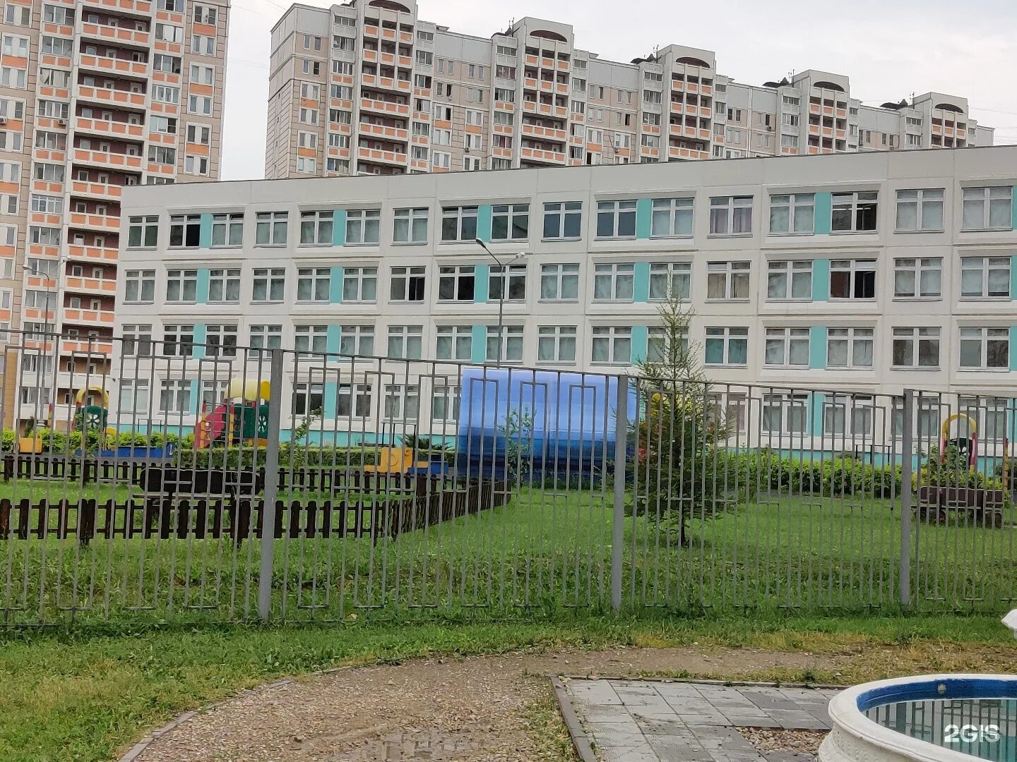 Школа 2051 москва. Мкр железнодорожный балашиха. Детский сад 2051. Рождественская 4 железнодорожный. Дом в железнодорожном московской области.
