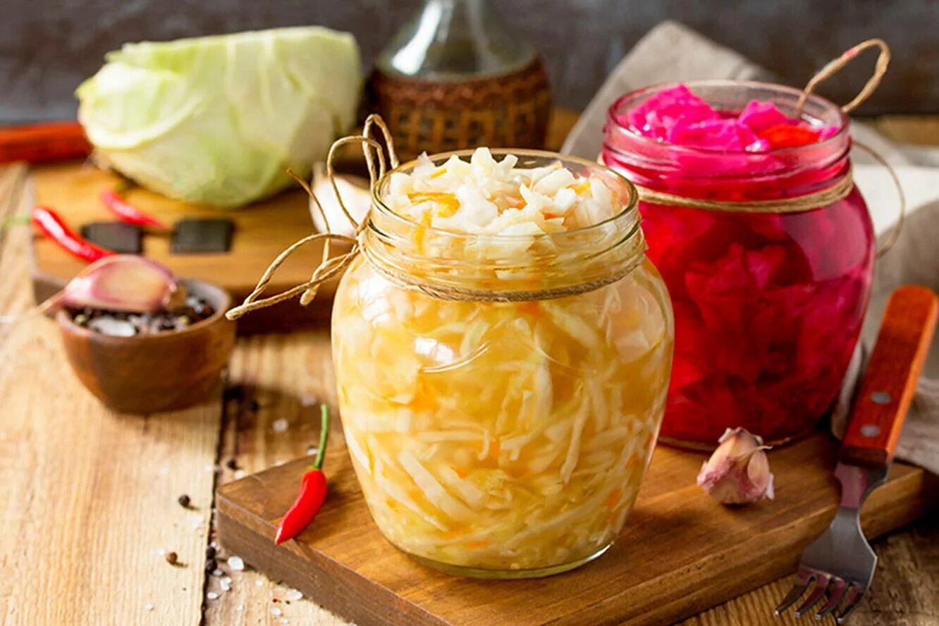 Маринование квашение. Капуста квашеная с морковью. Соленая капуста. Маринование квашение. Маринование квашение.