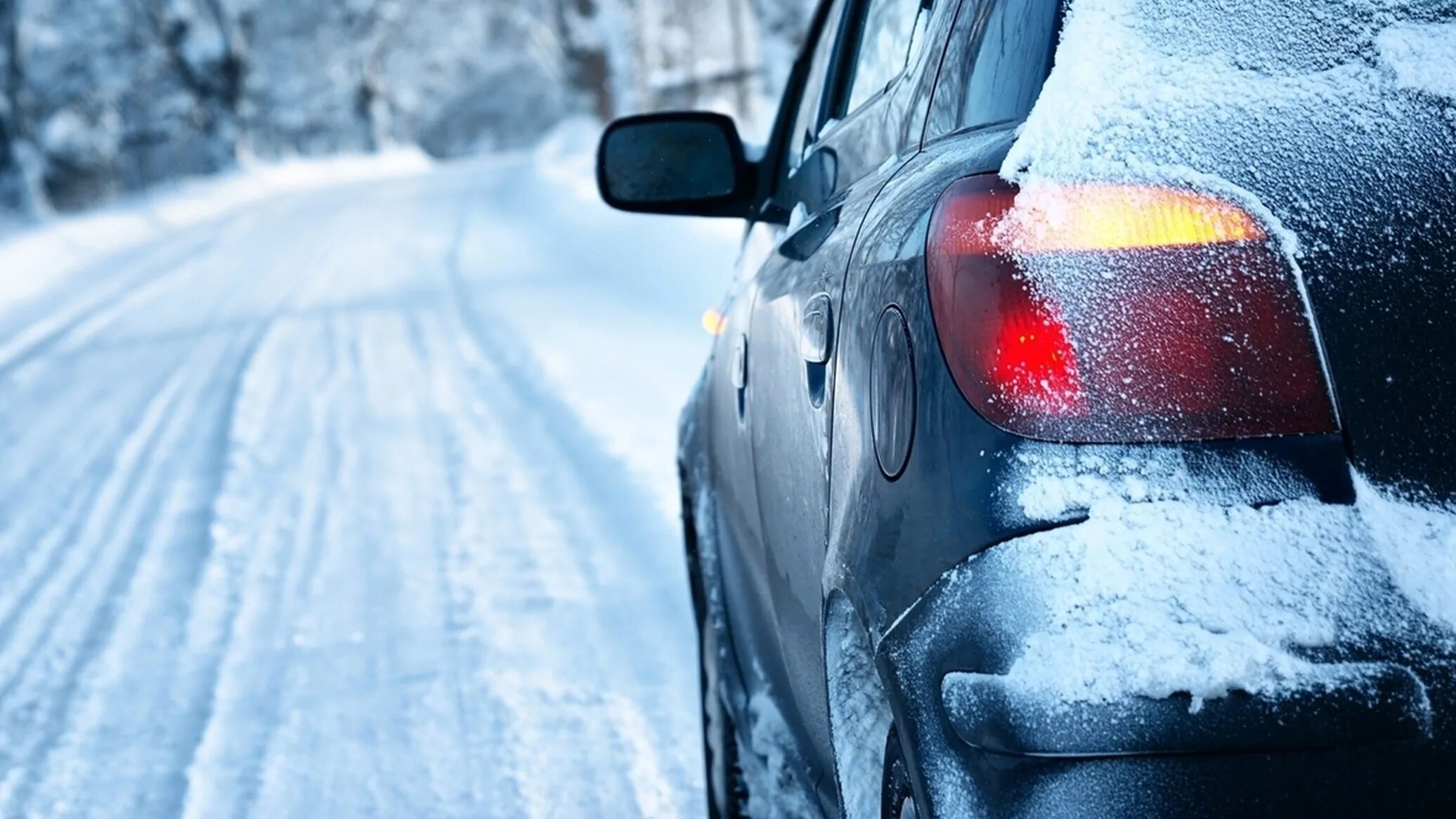 Подготовка авто к зиме. Машина в снегу. Запуск автомобиля. Эксплуатация автомобилей зима. Зимний стиль вождения.