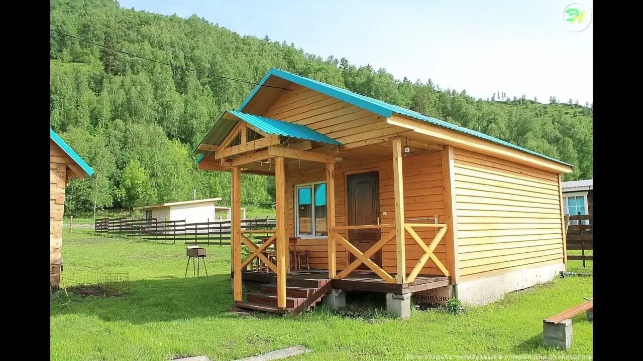 Чемал земляничная 8. Усадьба на чемальской. Озеро карачи домики. Чемальское подворье чемал гостиница. Гостевой дом в чемале.