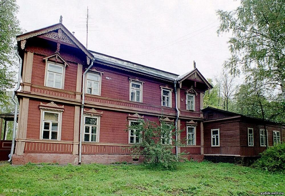 барский деревянный дом под семеновым. усадьба спасское-куркино вологда. дома с верандой. сгоревшая усадьба в куркино. костромской район деревня денисово.