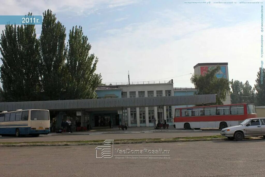 Ейск купить билет на автобус. Ейский автовокзал. Автовокзал Ейск фото. Коммунистическая улица Ейск 59. Коммунистическая улица Ейск 51.