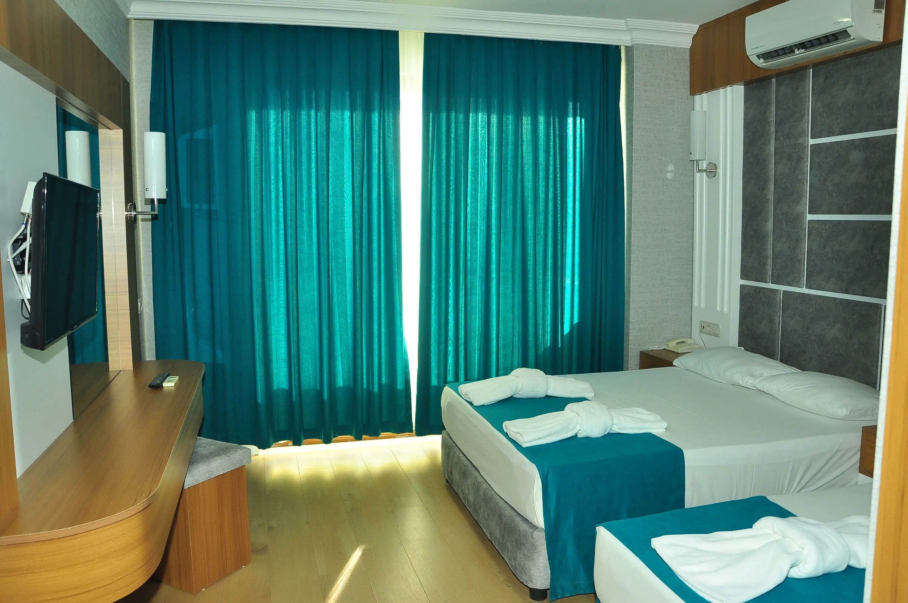 Отель сиде 3. YESILOZ Hotel 4 дорога до пляжа. Sea Side Hotel Design. Narcia Resort Side. YESILOZ Hotel 4*.