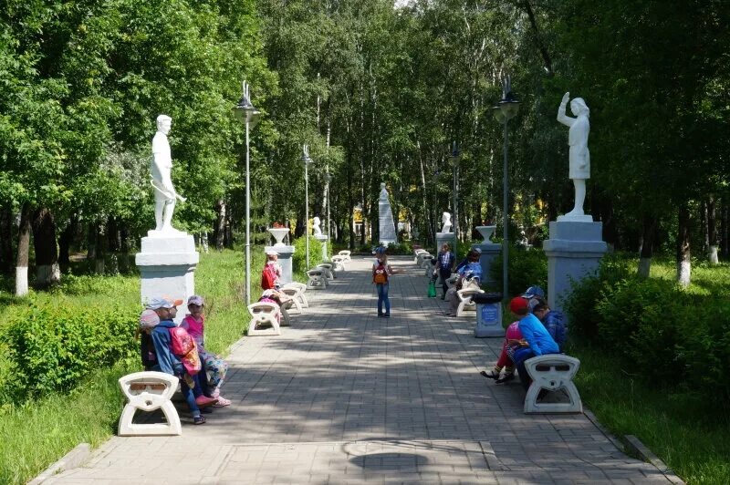 Город советский парк. Советский парк Тутаев. Сквер СССР Тутаев. Тутаев парк культуры. Детский парк Тутаев.