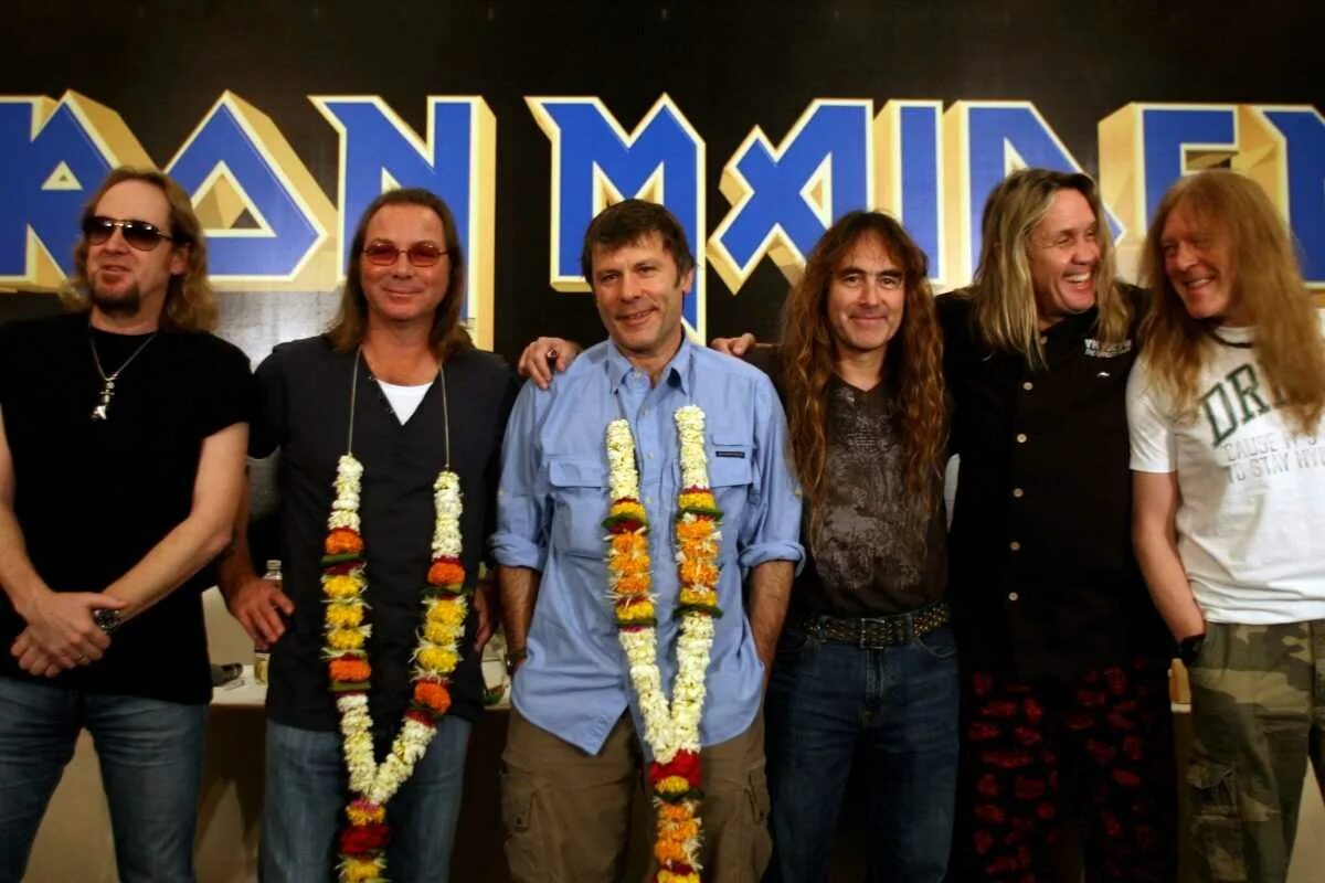 Группа iron maiden клипы. Группа айрон мейден. группа iron maiden 2025. iron maiden фото. группа iron maiden 1982.