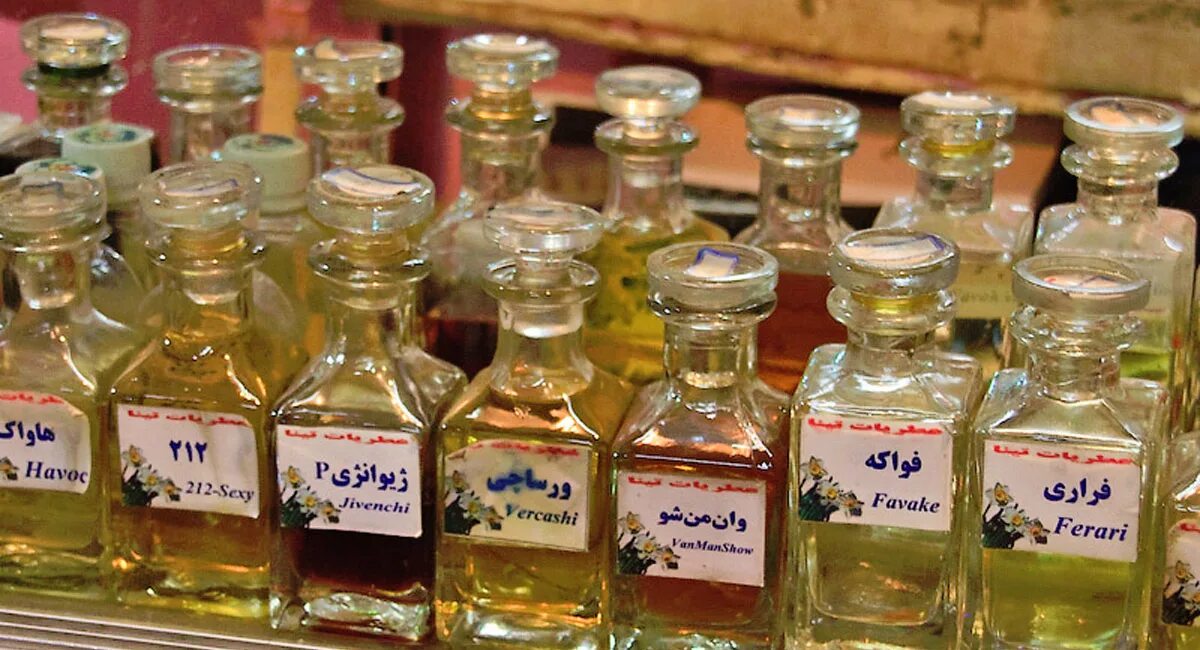 Магазин духи на разлив. Масляные духи. Масляные духи на розлив. Разливные арабские масляные духи. Арабские ароматические масла.