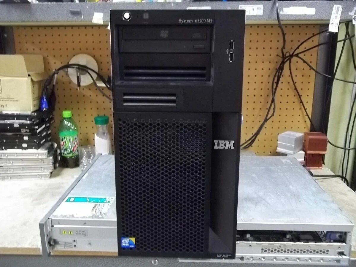 Ibm x. IBM x3200 m2. IBM System x3200 m2. Сервер IBM 3200. Офисный сервер IBM System x3200 m2.