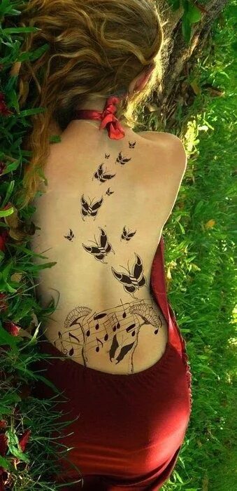 Татуировки на спине бабочки - фото в салоне Tattoo Times
