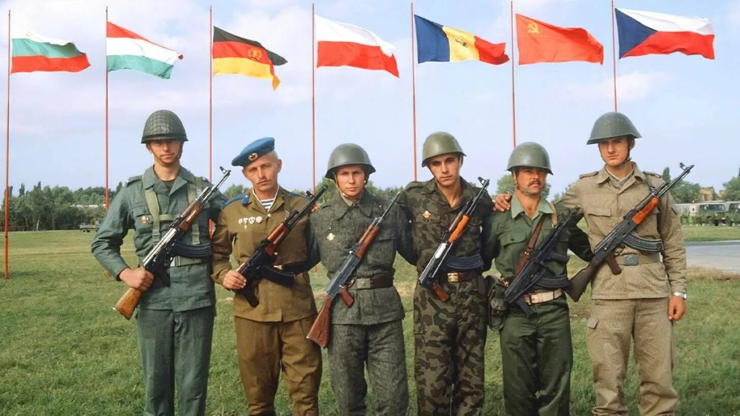 Овд фото 1955. Учения овд. Армия гдр в праге 1968. Варшавский пакт 1955. Ярузельский учения 1981.