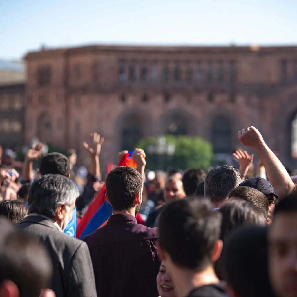 Жители Армении. Митинги в Армении. Друзья Армении. Жители еревана