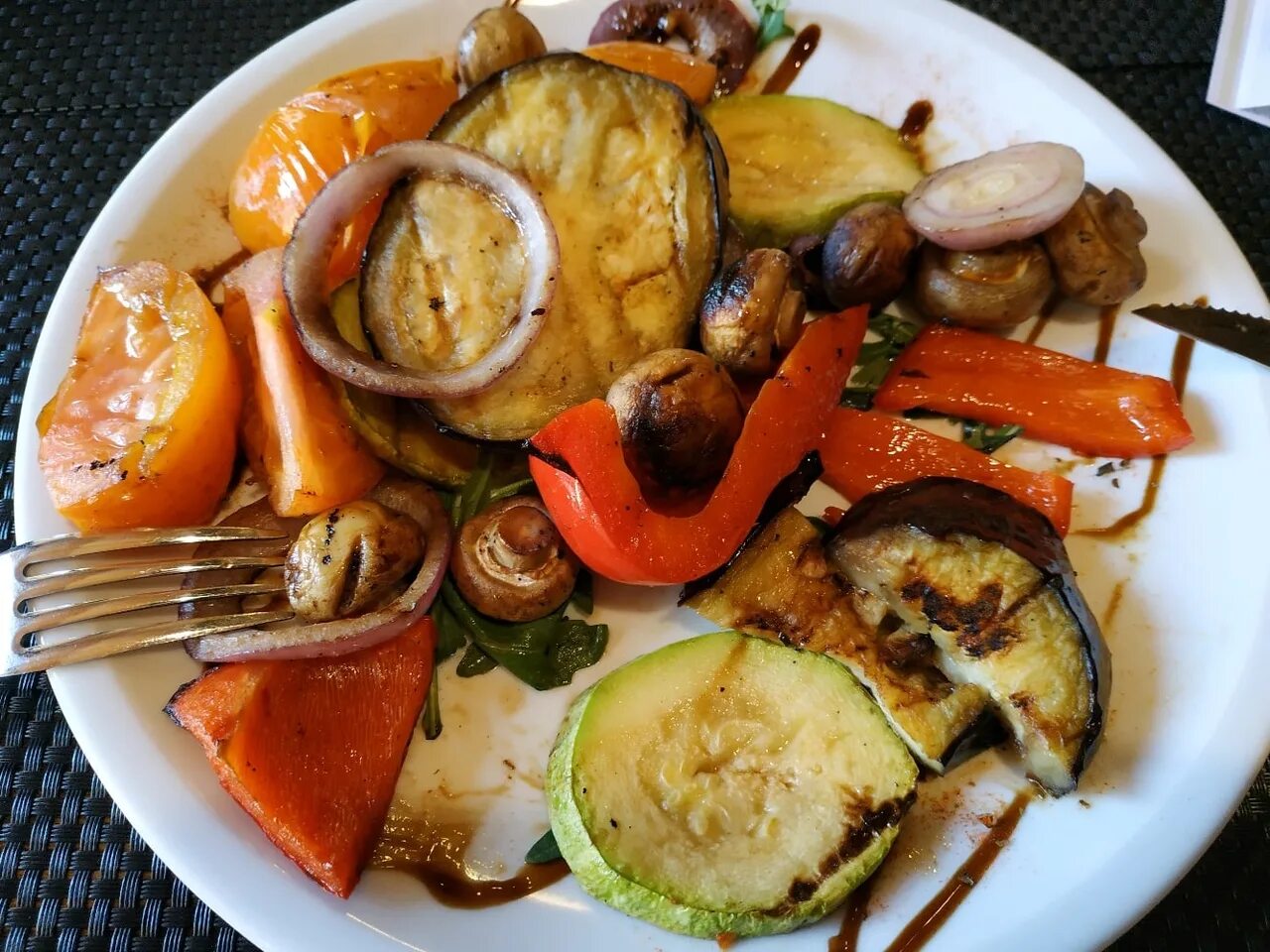 Запеченные овощи с соевым соусом. Запеченные овощи. Запечённые овощи стол 5. Запечённые овощи разнообразие блюд. Польза печеных овощей.