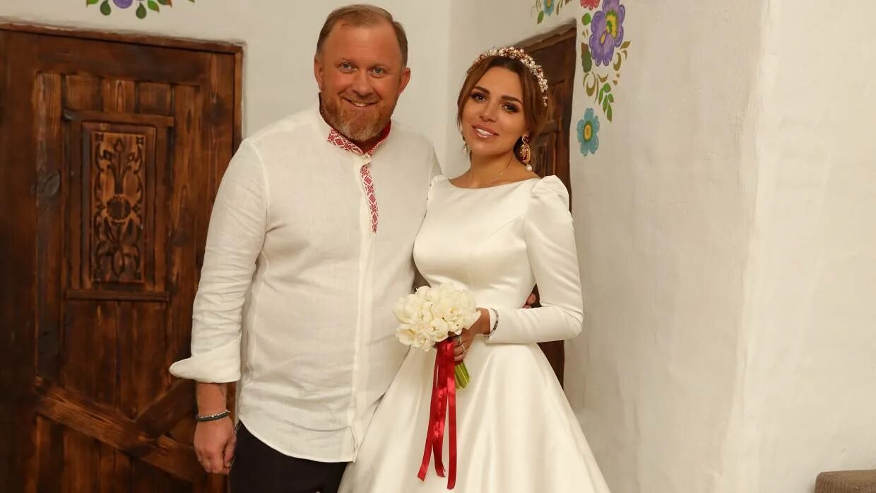 Константив ивлеев эена. Свадьба константина ивлева 2021. Ивлева семейное положение. Константин ивлев и жена валерия. Семья ивлева.