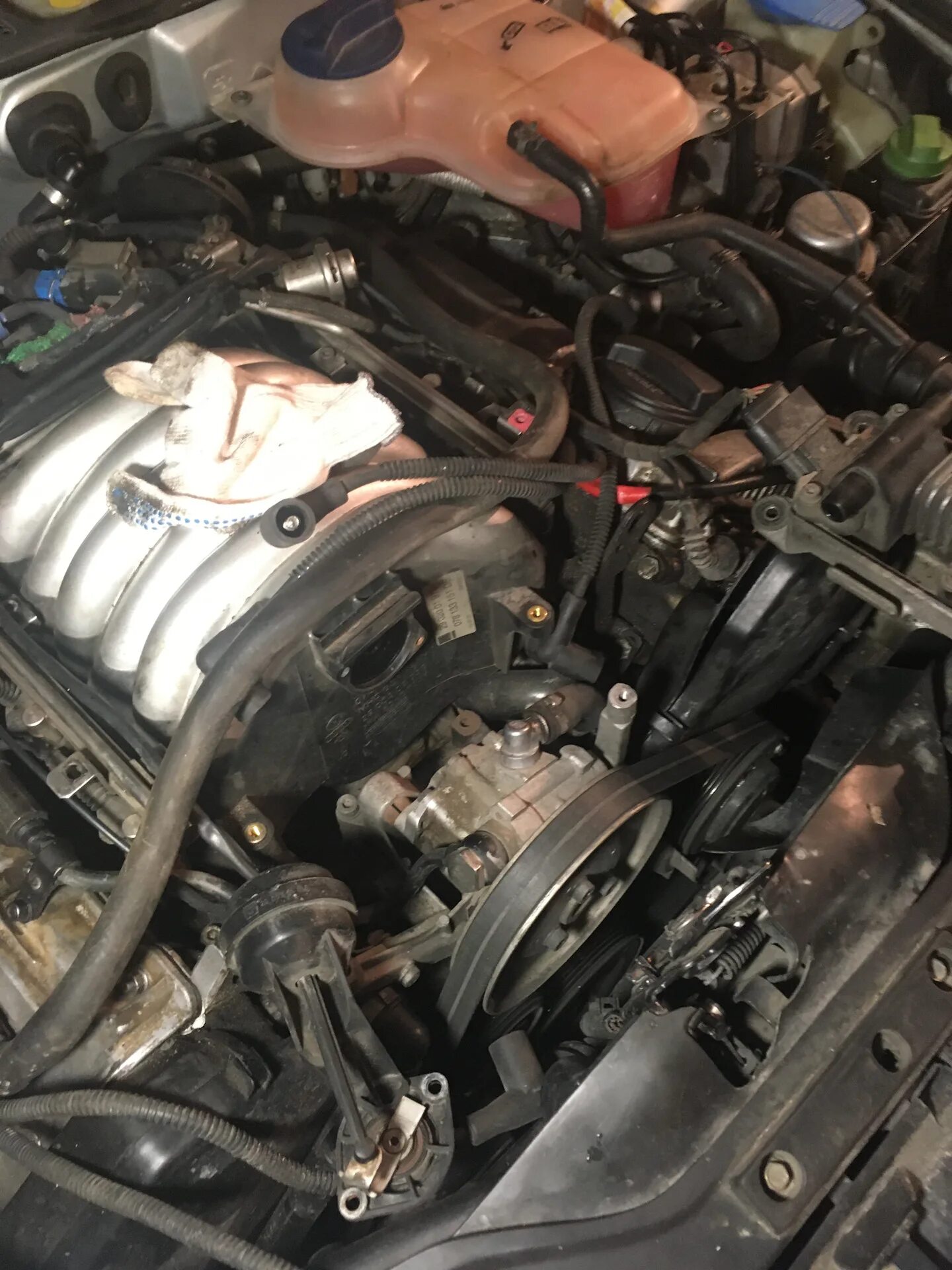 Номер двигателя ATQ 2.8 - Volkswagen Passat B5, 2,8 л, 2001 года просто так DRIV