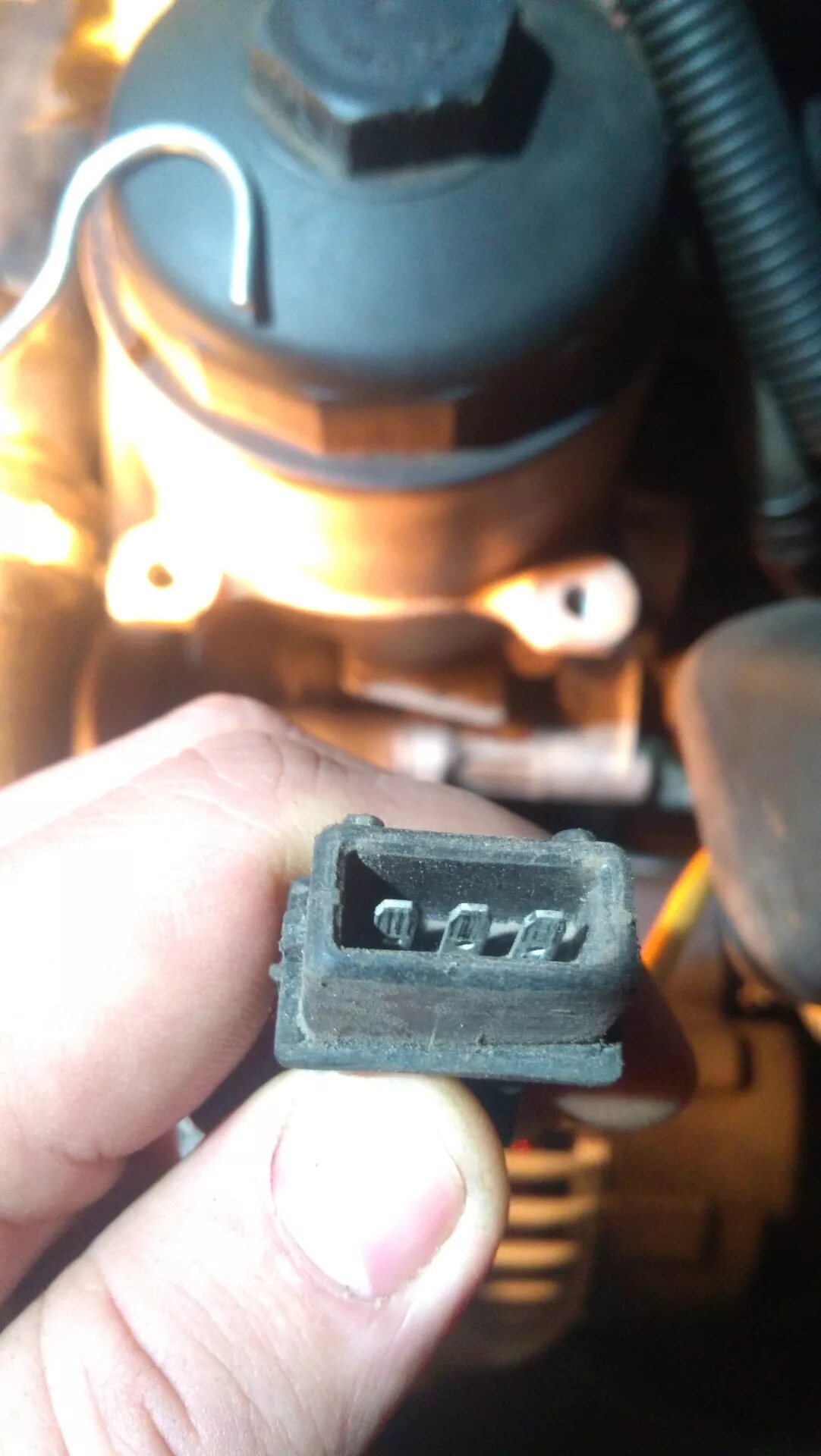 Втягивающее реле ауди а6 с5 1. Машиназавожитсяигдох не т. Ниссан эксперт 2001 расположение стартера. Не заводится. Не заводится машина стартер крутит но не схватывает.