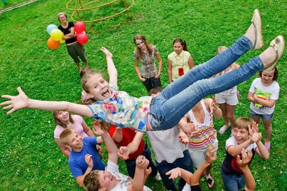 Child camping. Детский лагерь. Детский летний лагерь. Дети в лагере. Лето дети.