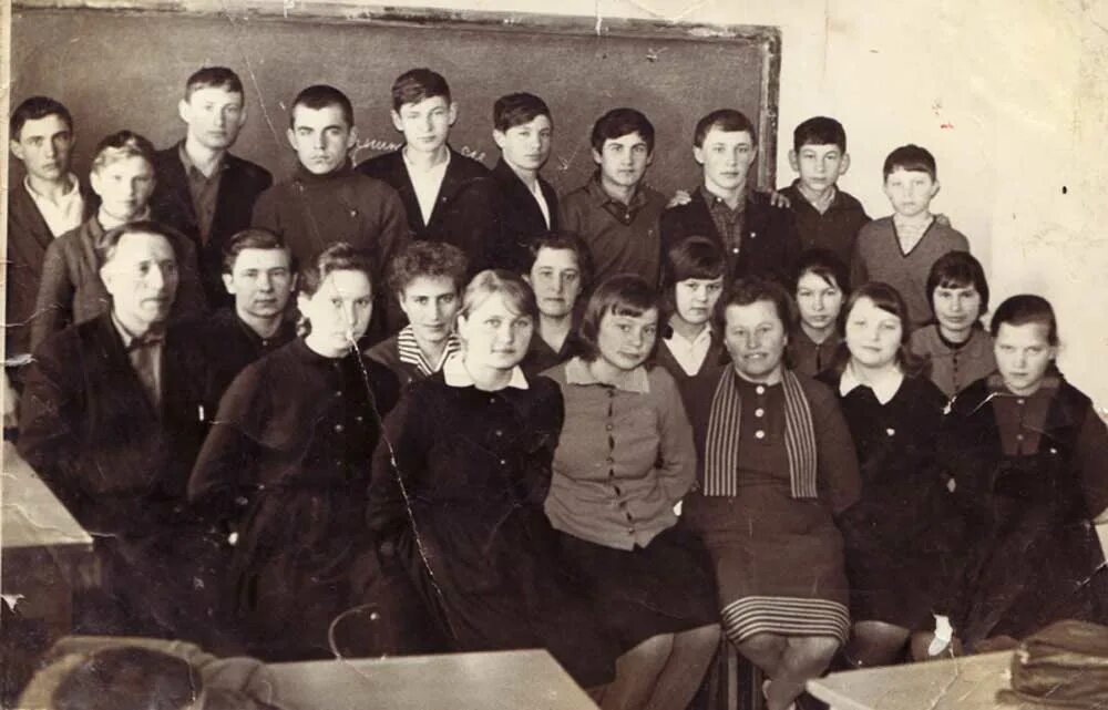 69 год выпуск. Выпуск 1969 г.. игми выпуск 1969 года. старовышковская школа новозыбковского района выпуск 1969г. михайловский совхоз.