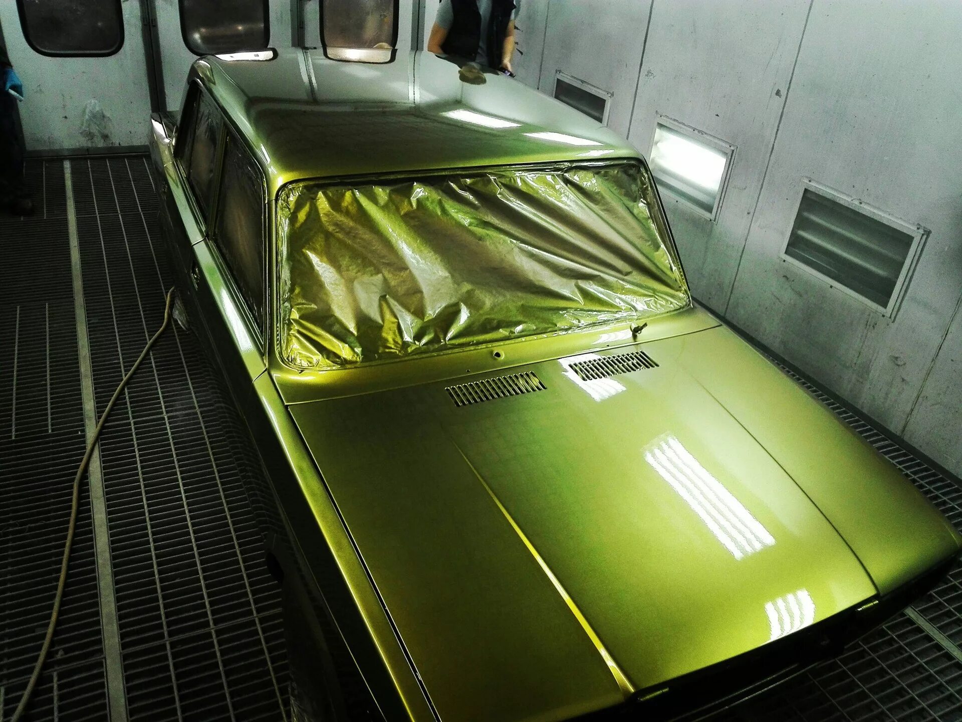 Покраска авто сочи. Ваз 2107 цвет золотой лист. Покраска авто сочи. Покраска авто сочи. Покраска кузова автомобиля.