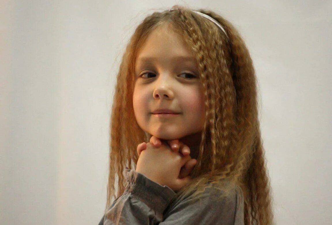 Екатерина старшова. Объятия детей. Алиса юнусова. Полина васнецова (пуговка). Алиса юнусова дочь тимати.