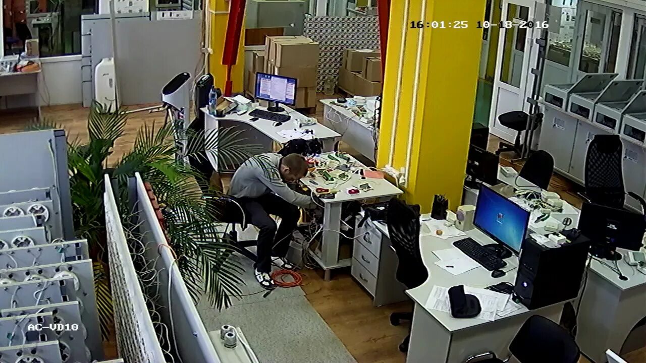 Пранки в офисе. Webcams office video. Камера для пранков. Скрытая съемка в офисе. Программное обеспечение для камер видеонаблюдения.