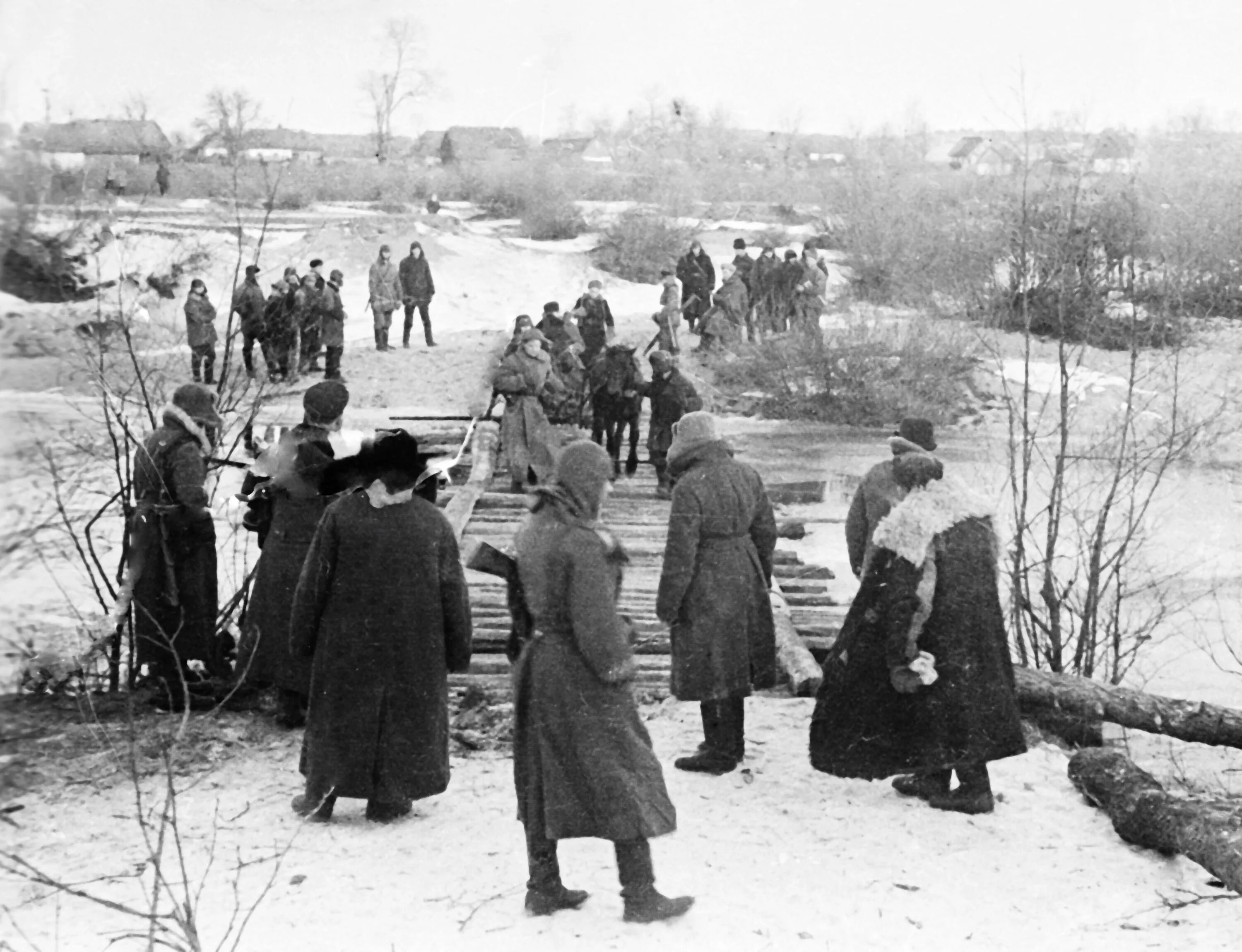 Операция советских партизан проведенная. Партизаны ВОВ. Путивльский Партизанский отряд. Путивль. Партизаны.