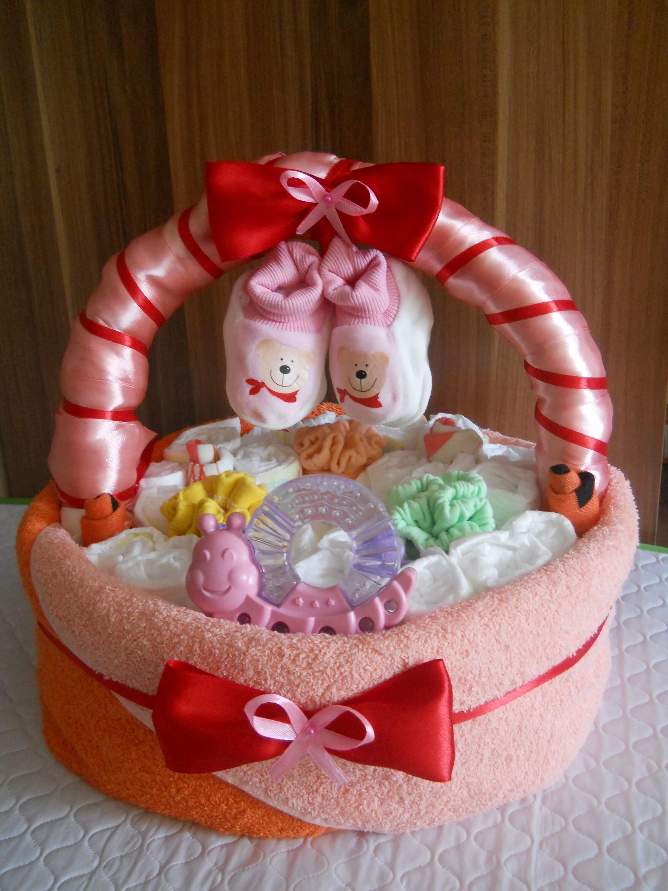 подарки для новорожденных девочек. подарок на рождение ребенка. подарок из подгузников для мальчика. подарок новорожденной девочке. что подарить на рождение своими руками.