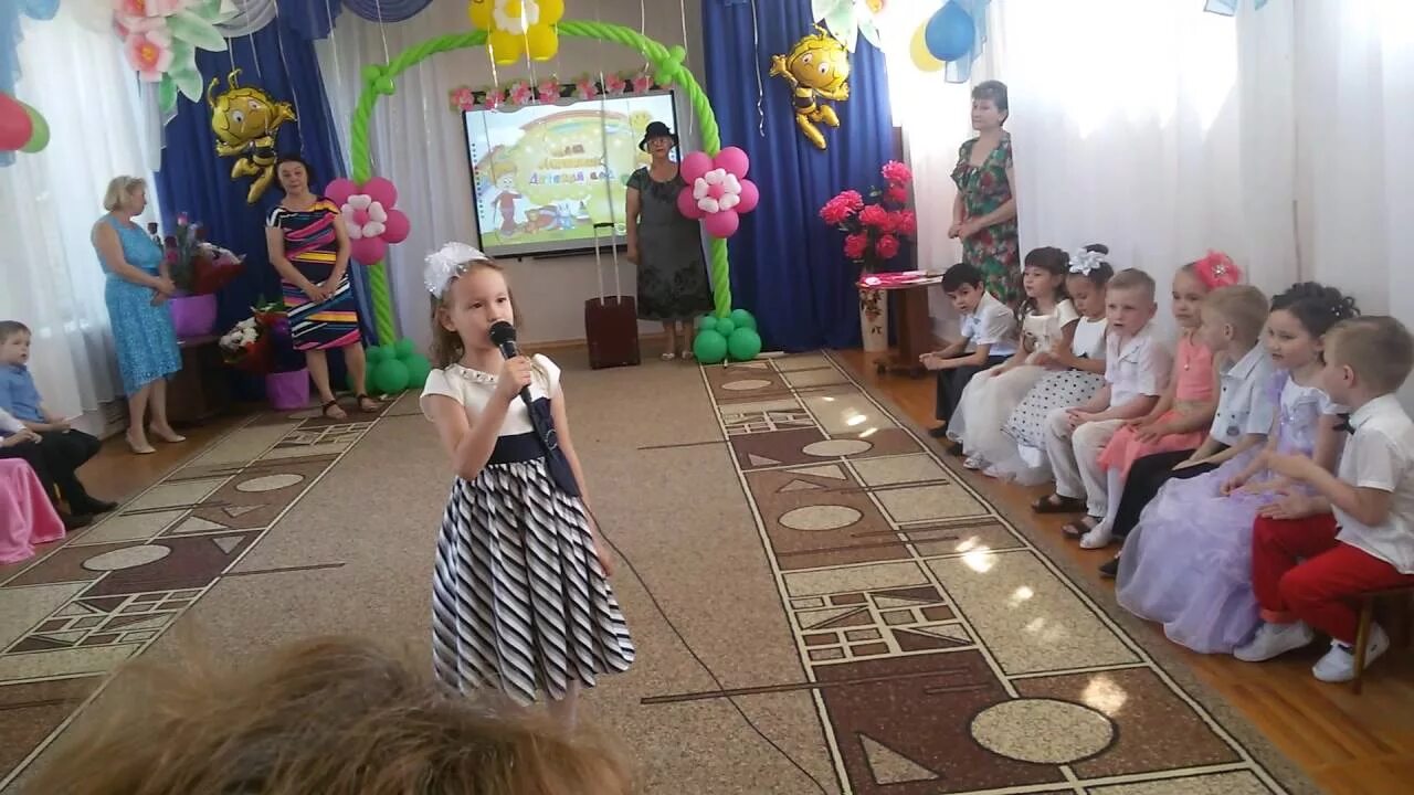 Верные подружки в садике живут детская песня. Анимация дети в детском саду. Верные подружки в садике живут детская песня. Верные подружки в садике живут детская песня. Песня веснушки у моей подружки текст.