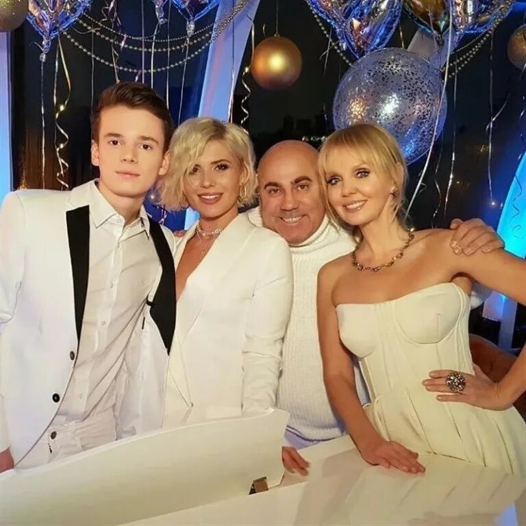 валерия певица дети. певица валерия и иосиф пригожин. дети валерии и пригожина. где сейчас семья валерии. валерия семья.