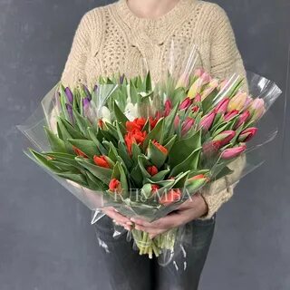 Какого цвета лучше дарить тюльпаны на 8