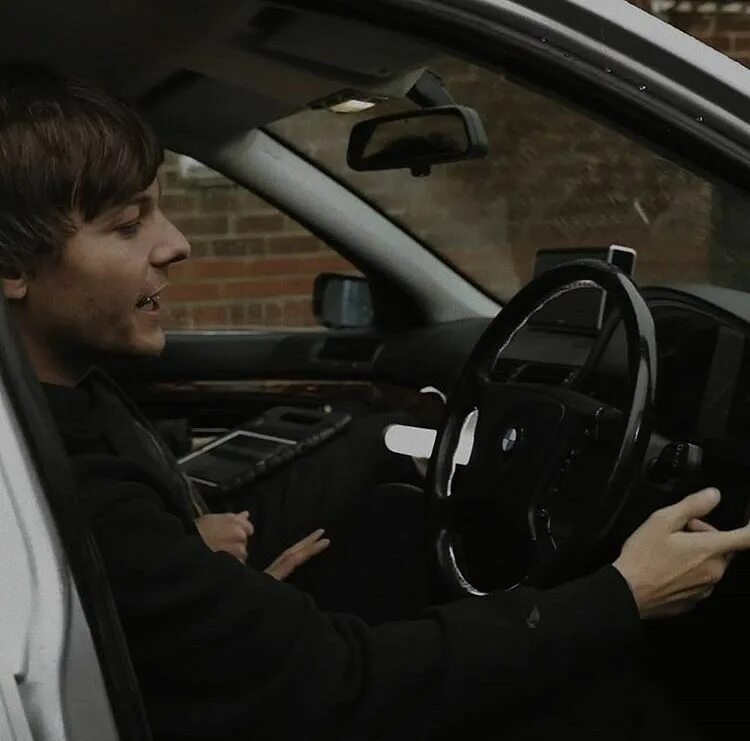 Alone текст. Tommo перевод. Melissa певица im alone. Tommo перевод. Tommo feat seeya.