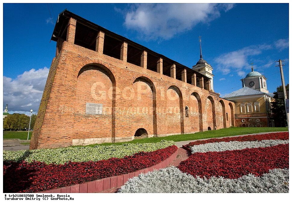 никольские ворота смоленск 1812. никольские ворота смоленск. смоленск ворота москвы. смоленск ворота москвы. башня у никольских ворот смоленск.