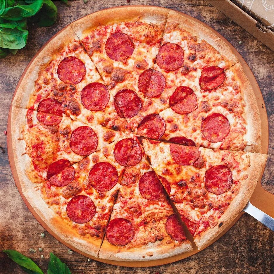 Пицца большие куски. Огромная пицца. Гигантская пицца. Много пиццы. Самая большая вкусная пицца.